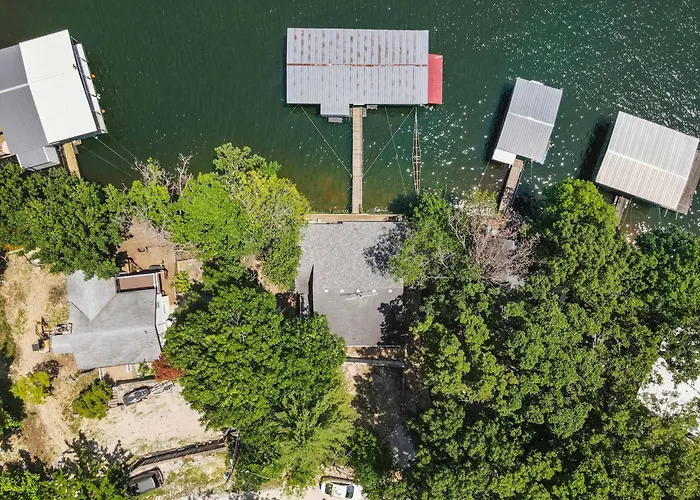 Lakefront Home With Huge Views And Great Fishing