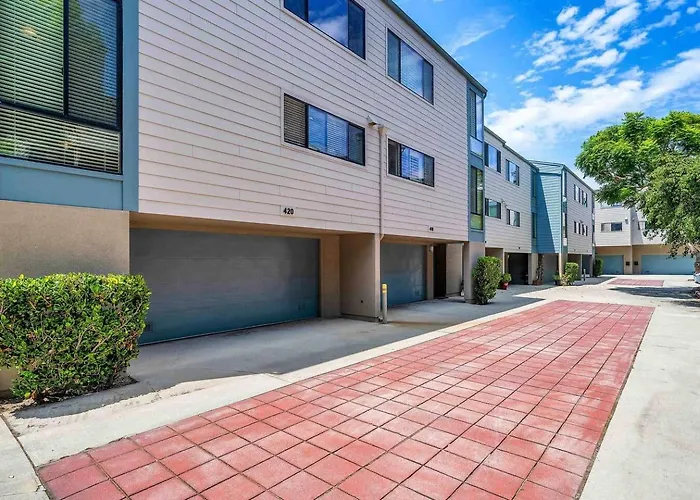 Stunning Ocean View 3-Bed Home!