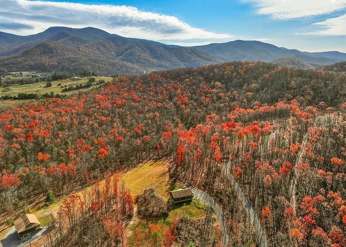 Old Wagon Ridge Cozy Mountain Escape With Hot Tub & Views