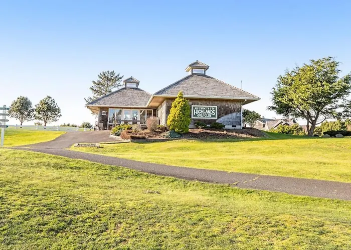 Oceanfront Getaway Close To Gearhart Golf Links No Pets