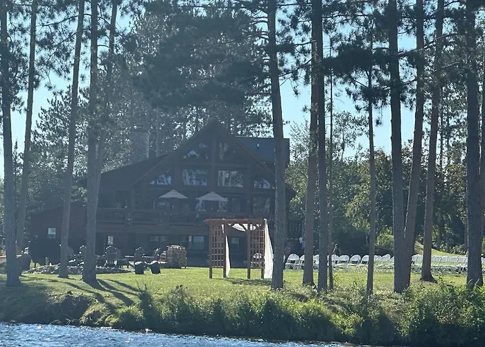 Otter Point Lodge - Waterfront, Boat Dock, Fire Pit