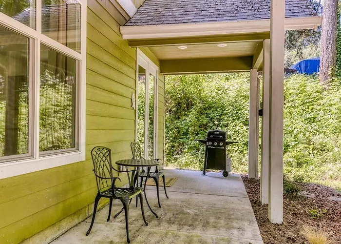 Mountain And River-View Home & Studio With Fireplace Grills Outdoor Areas