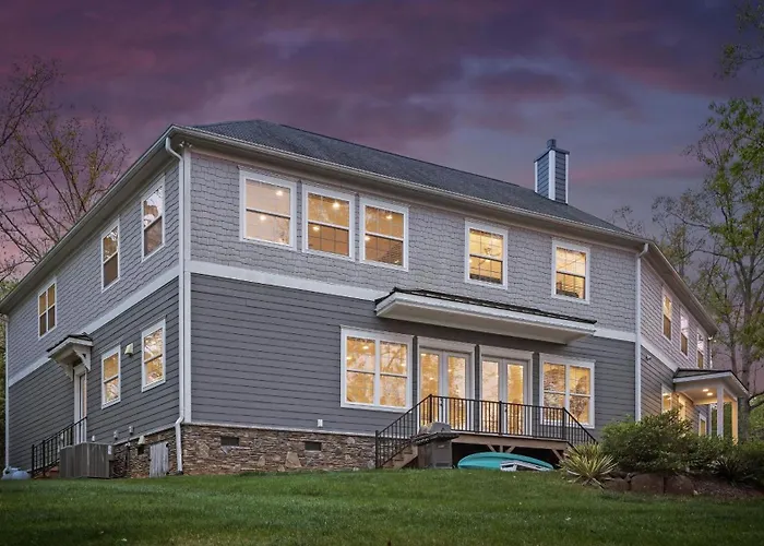 Montclair Manor By Avantstay