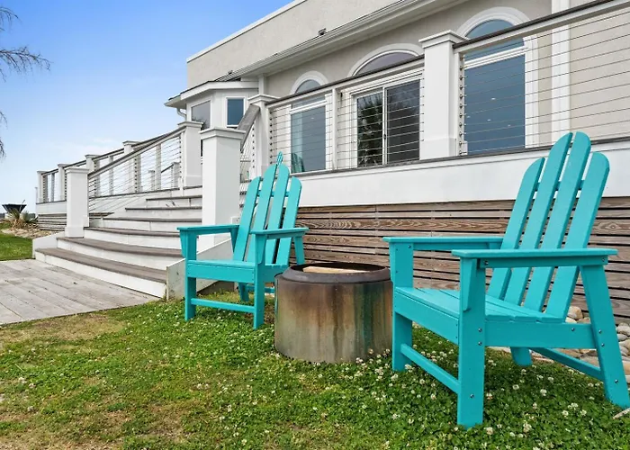 Private Island Home- Heated Pool, Views, Sleeps 24