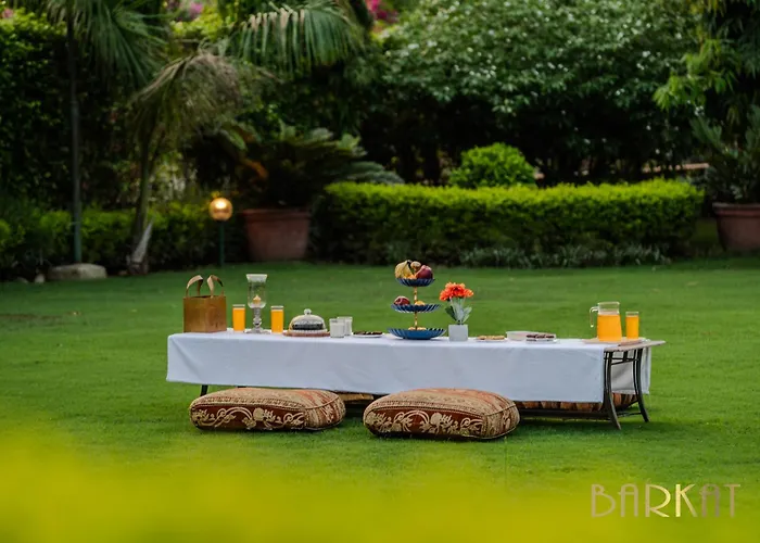 Barkat Luxury Pool Farmhouse 4Bhk Party Villa Delhi