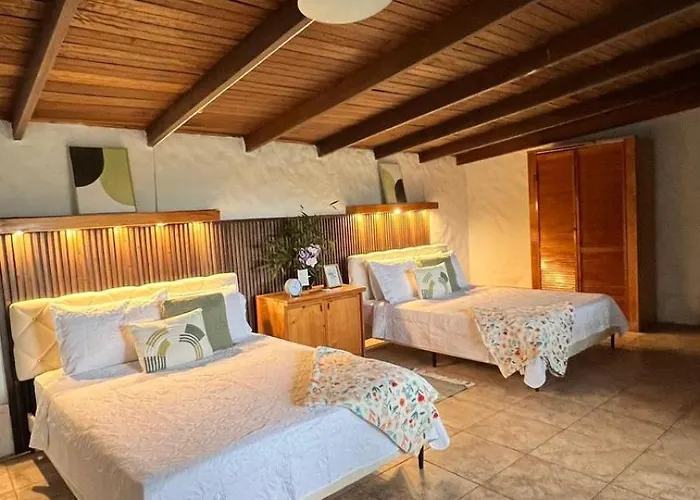 Comfortable Escazu Stay Full Kitchen, 2 Beds