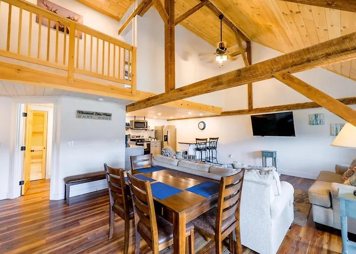 New! Historic Post And Beam In-Town Moosehead Lake