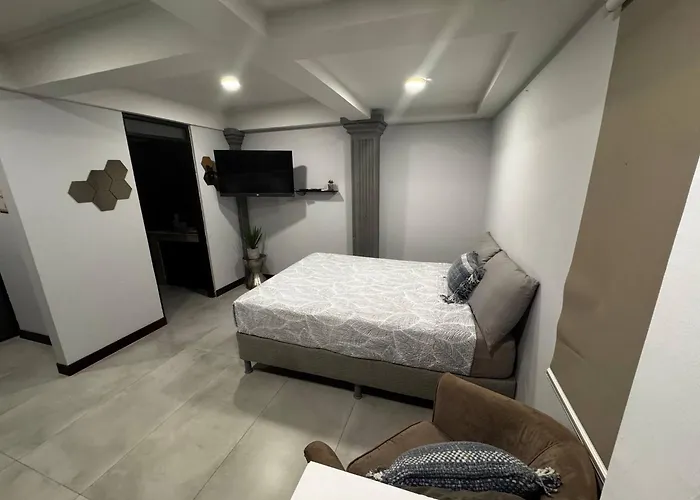 Studio 05 In Santa Ana Central, Convenient, And Comfortable