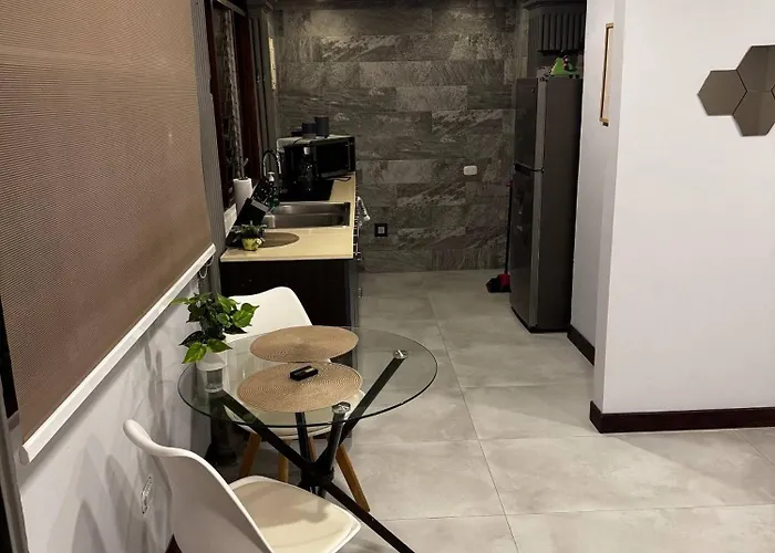Studio 05 In Santa Ana Central, Convenient, And Comfortable