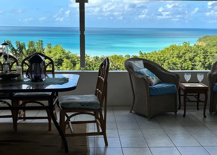 Sapphire Shores At Halcyon Heights 10 Minute Walk To The Beach