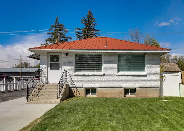 Walk To Parks & Dining: Central Idaho Falls Home
