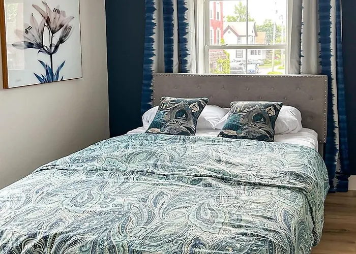 Riverfront Apartment In Downtown Clayton