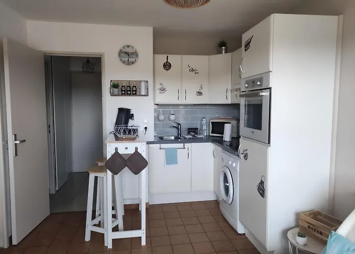Appartement 4 Couchages Climatise,Piscine Privee,Proche Centre Ville Et Plages