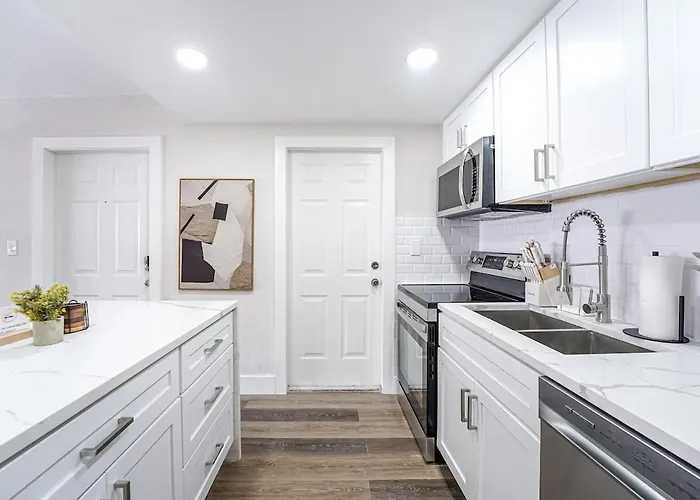 Boca Raton Apartment With 2 King Bedrooms And Pool - Near Fau