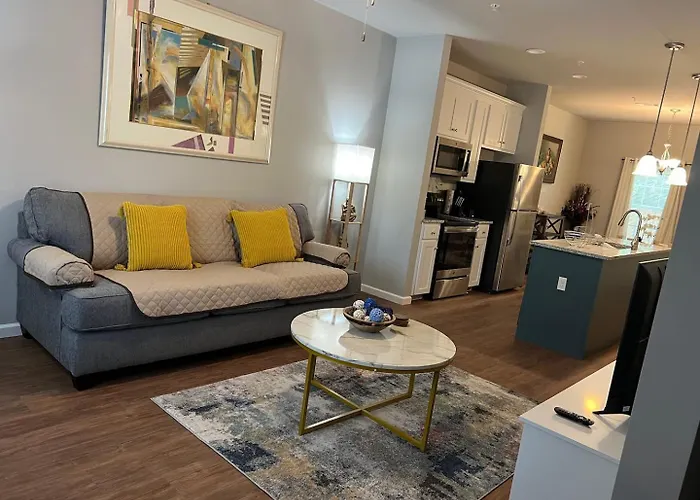 Modern 2Br Townhouse Near Sgmc, Vsu & Moody Af