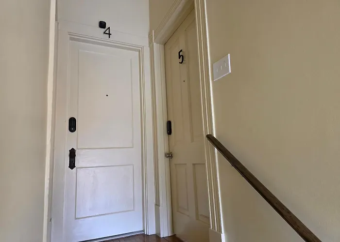 Centrally Located Studio #5 - Downtown Little Rock