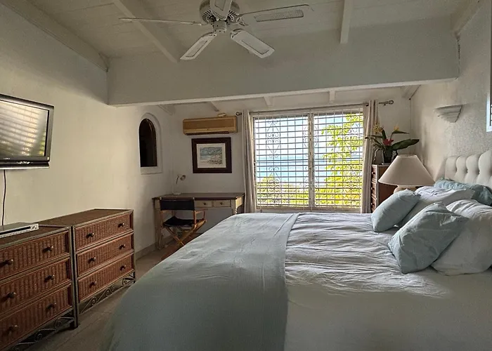 Sapphire Shores At Halcyon Heights 10 Minute Walk To The Beach