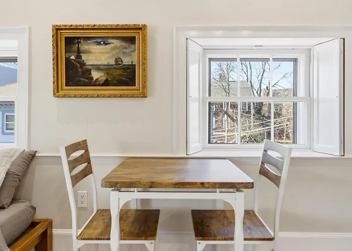 Historic Flat - Old Town - 5 Min To Salem, Beach