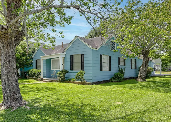 Port Arthur Homebase: Work, Dine & Play!
