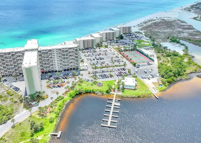 Pinnacle Port Penthouse - Beautiful 2 Bdrm