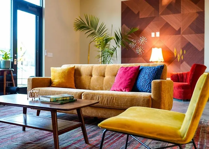 Opal Suite - New 2 Bed-2 Bath Loft Near Downtown!