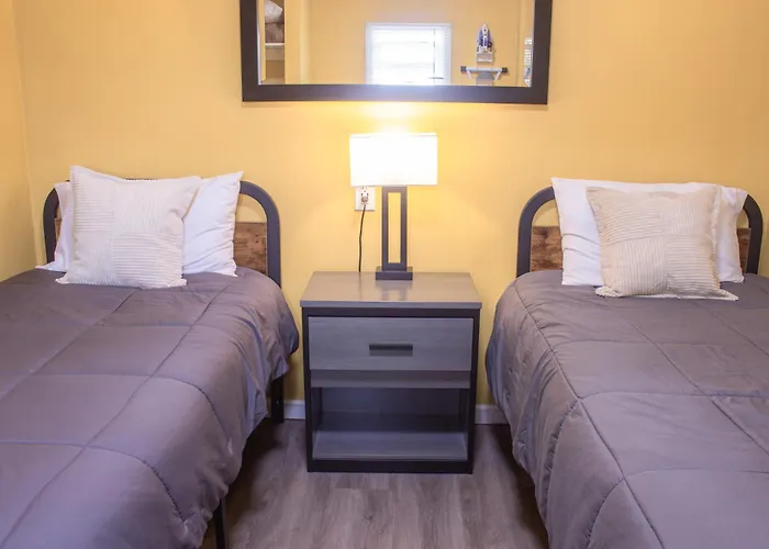 Carmel Wayfarer Inn