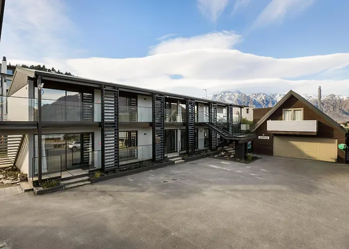 Queenstown Motel Apartments (Adults Only)