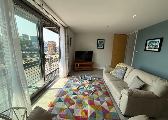 Principal Apartments - Clyde Waterfront Apartments
