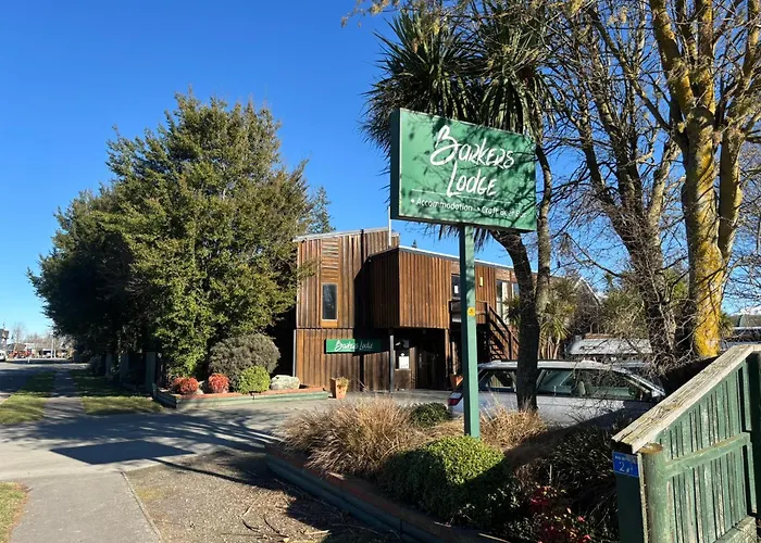 Cedar Chalets And Barkers Lodge