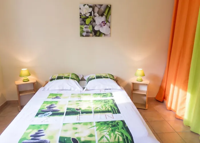 Maison Charmante Au Diamant - Vue Jardin - Climatisee