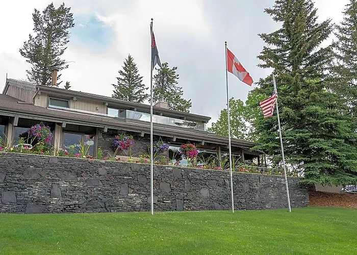Tunnel Mountain Resort