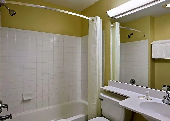 Microtel Inn & Suites