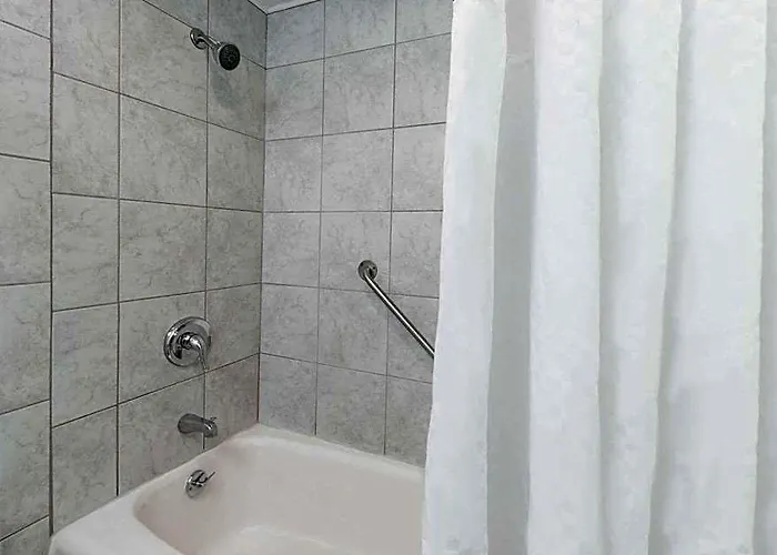 Travelodge By Wyndham Shreveport La