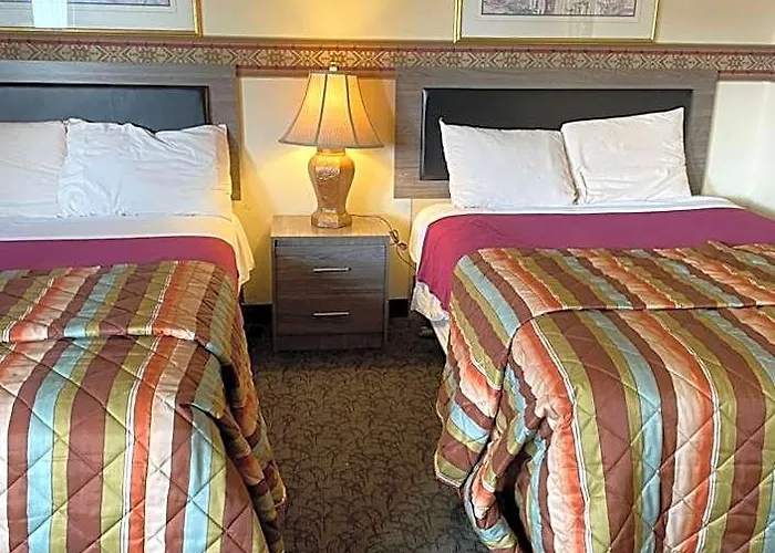 Scottish Inn Near The Falls And Casino