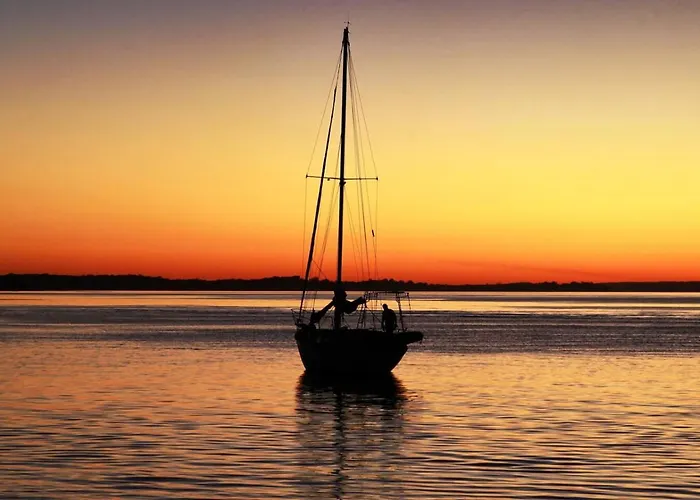 Golf & Beach Bliss: Book Direct In Salamander Bay