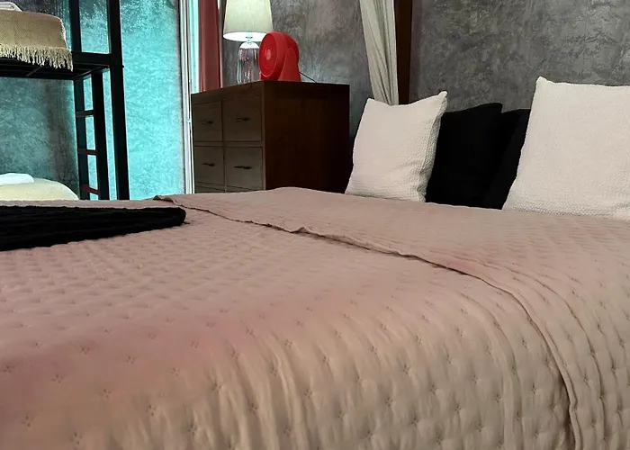 Baan Heaven / Patong Beach Pool Villa Sleeps Up To 15