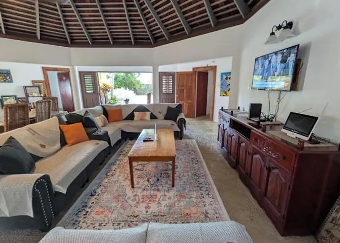 Reef Winds Villa