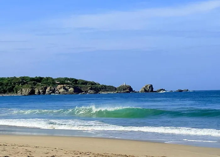La Aurora Puerto Escondido