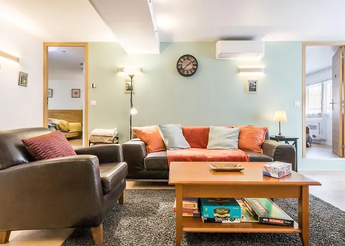 Maison De Ville A St Nazaire, Pres Du Front De Mer, Climatisee, 3 Chambres Avec Sdb Privatives, Wifi