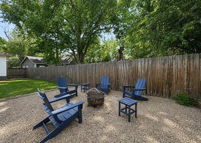 Cozy Chic Home In Downtown Loveland!