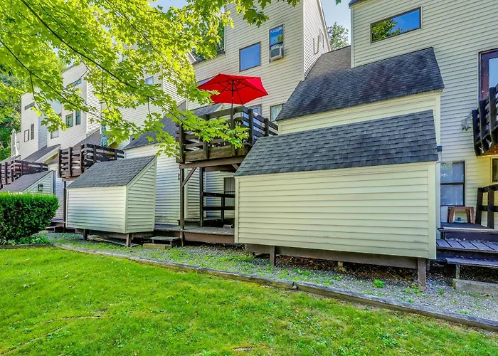 Unique Thornton Townhome: Swim, Ski, & Hike!