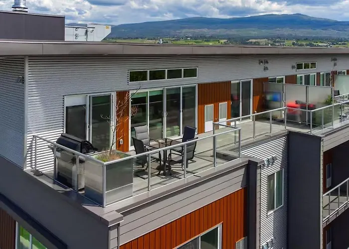 180 Mt View Huge Balcony 2Br 3Beds 2Bath 2Parkings Penthouse