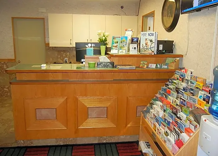 Slumberlodge Hotel