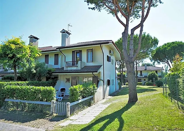 Villa In Caorle Near Spiaggia Tartaruga