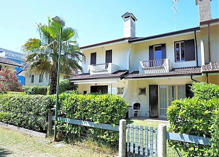 Villa In Caorle Near Spiaggia Tartaruga