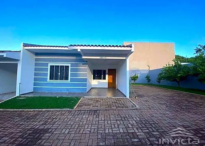 Casa com AR COND. em todos os comodos mobiliada