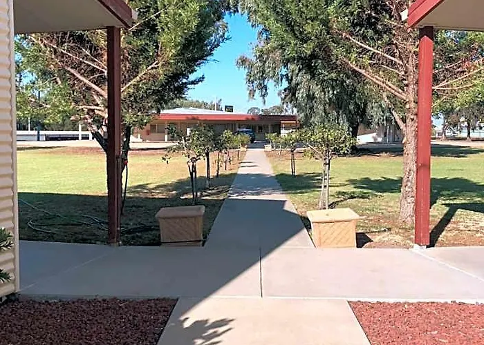 Outback Quarters Motel Hay