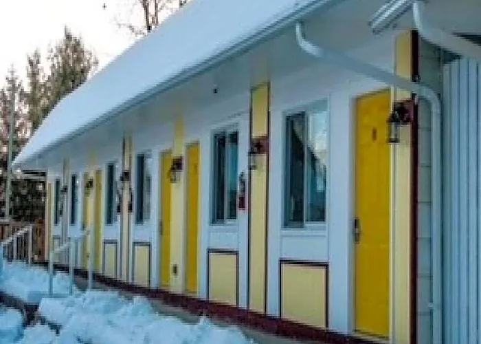 Skyland Motel Inn & Suites