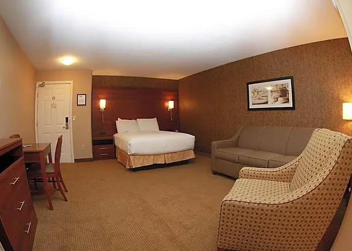 Budget Host Inn & Suites