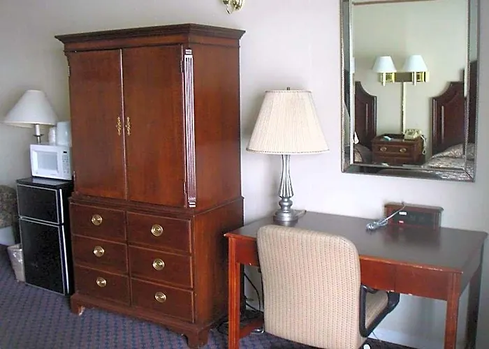 Harbor Base Inn